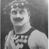 Pietro inizi� ad allenarsi nella Societ� Ginnastica Angiulli. Fin dagli esordi i suoi allenatori Pietro Sciannimanico e Fernando Lapalorcia (nella foto) riconobbero in lui un gran talento e lo spinsero ad abbandonare il lavoro da operaio per dedicarsi a tempo pieno all�attivit� di lottatore